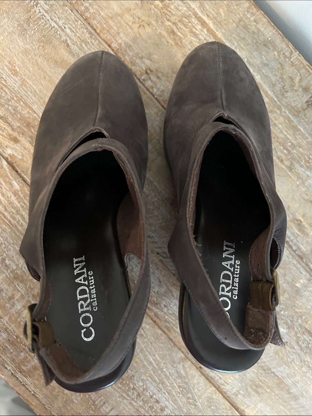 Cordani Calzature wedge heel size 38 women 
Good condition